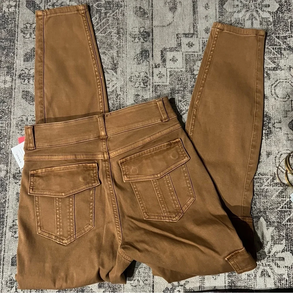 Spanx Stretch Twill Ankle Cargo Pants, Honey Glow, size Small Petite, NWT